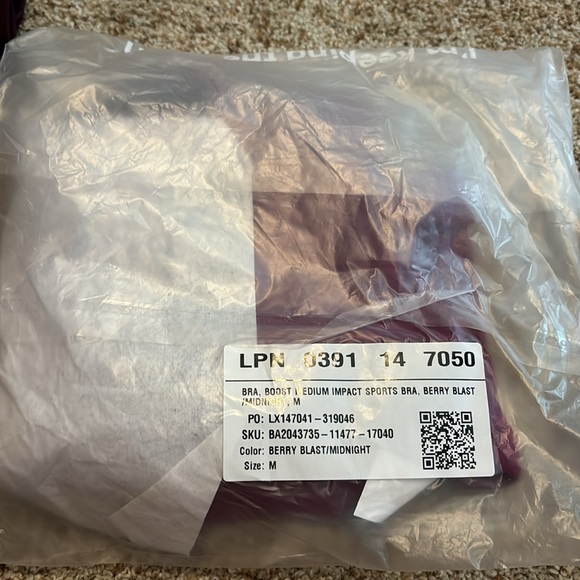 Fabletics Boost Medium Impact Sports Bra - Picture 3 of 3